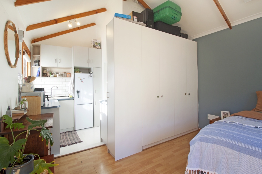 To Let 1 Bedroom Property for Rent in Capri Western Cape